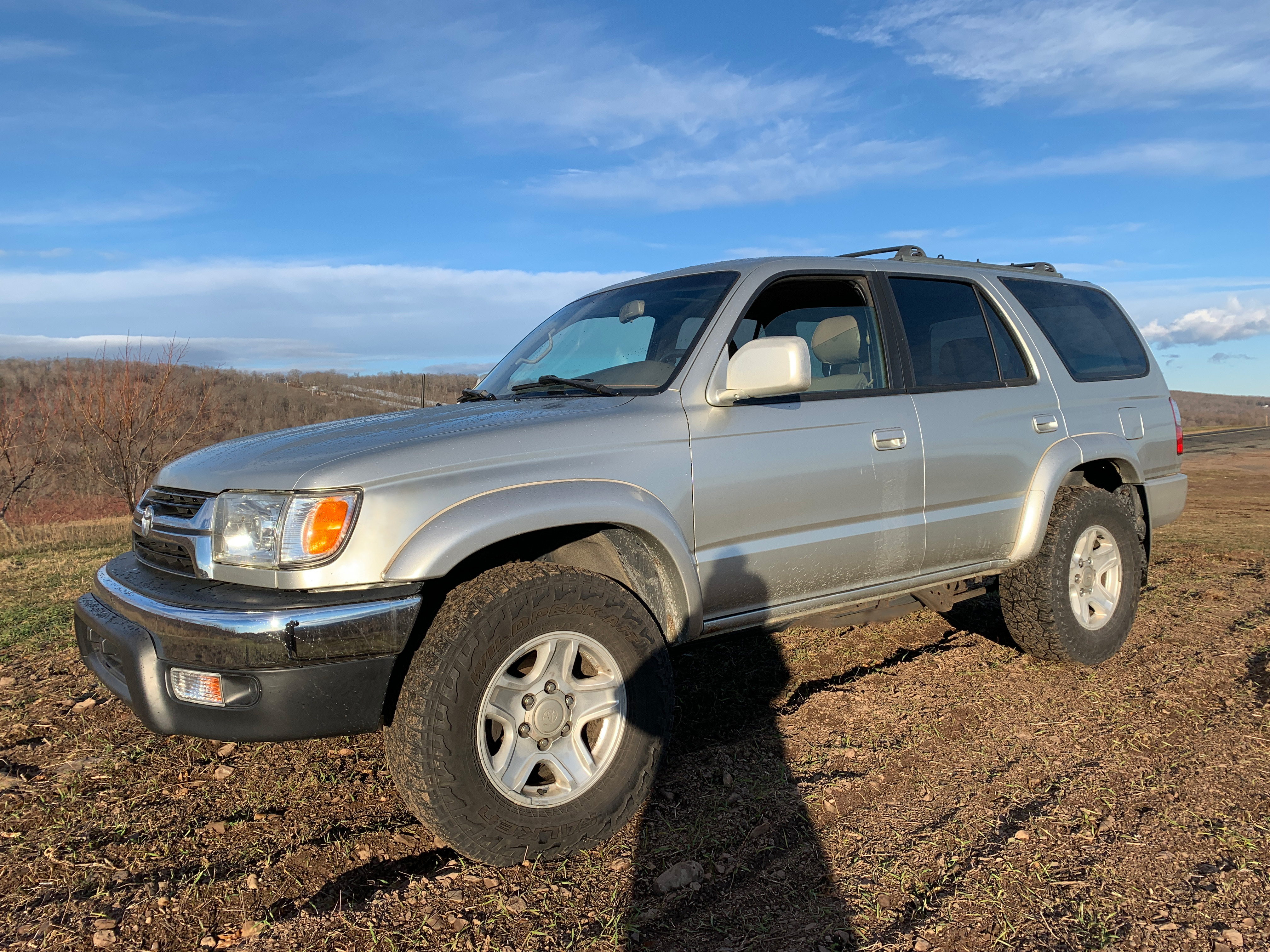 2002 Toyota 4Runner SR5 THIRD GENERATION - 3rd Gen 3.4L V6 4×4 - BEAUTIFUL - RUNS GREAT - HIGH MECHANICAL BASELINE - New Timing Belt, New Waterpump, New Head Gaskets, New Radiator, New Alternator, New Brakes, New Valve Cover Gaskets, New Wildpeak Tires, New Shocks, New Muffler / Exhaust, New HID Headlights, Frame is Clean and solid, Cleaned and Undercoated - MORE — photo 6